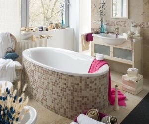 Мозаичный интерьер в ванной
